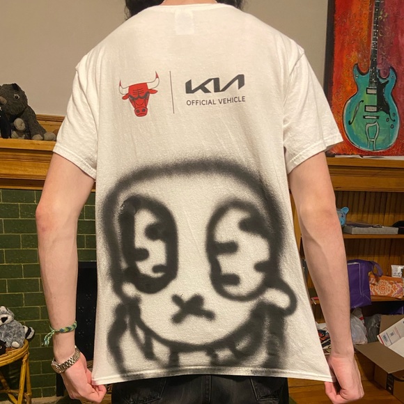 1 of 1 Sprayed Bulls Tee (Washable) - Picture 3 of 3